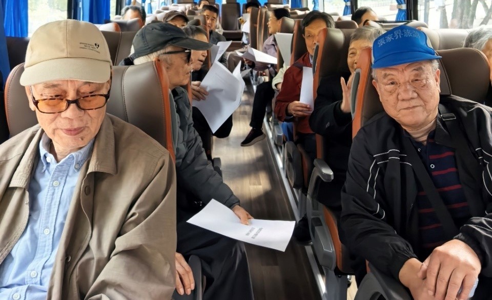 重阳敬老忆初心,红色基因永传承:91制片厂
离退休党支部与本科生党支部结对共建走进武汉辛亥革命武昌起义纪念馆